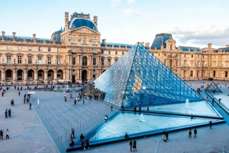 museo del louvre parís francia